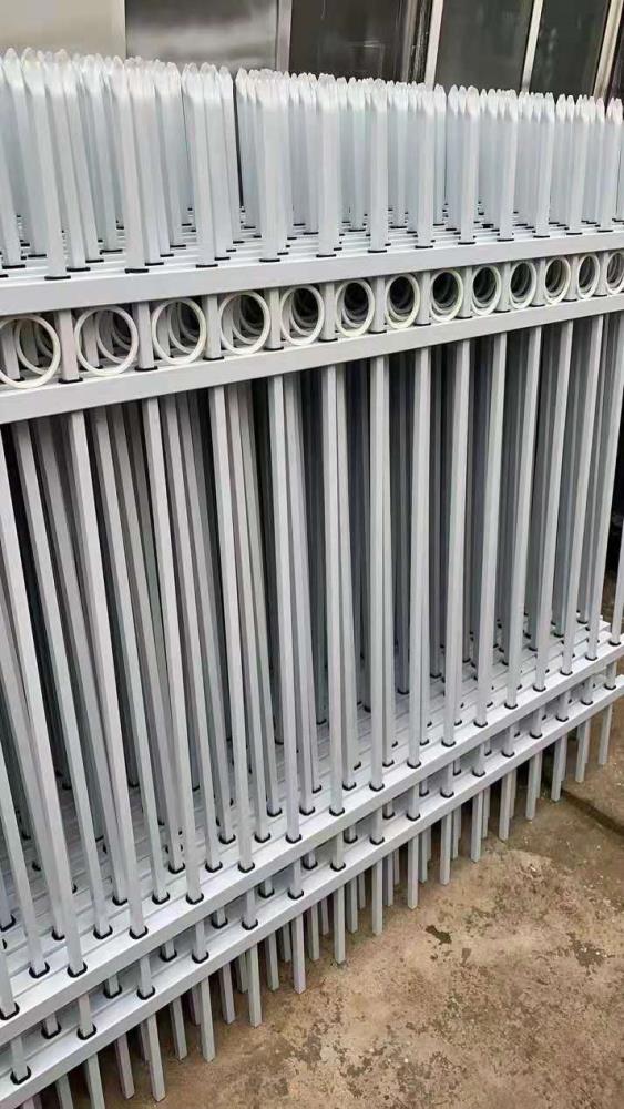 江都锌钢栅栏江都热镀锌栅栏 安装大气简单